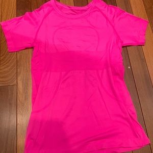sonic pink shirt sleeve swiftly tech(discontinued color)